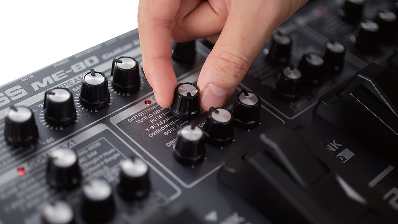 BOSS ME80 Guitar Multiple Effects Pedal Board Demonstration at NAMM